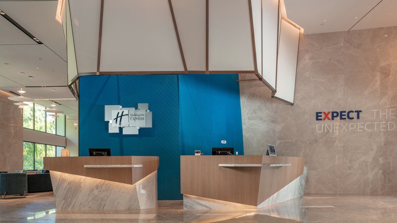 Imagen de los interiores del Hotel Holiday Inn Express E'Mei Qiliping. Foto 18