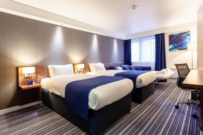 Imagen de la habitación del Hotel Holiday Inn Express Edinburgh Airport. Foto 4