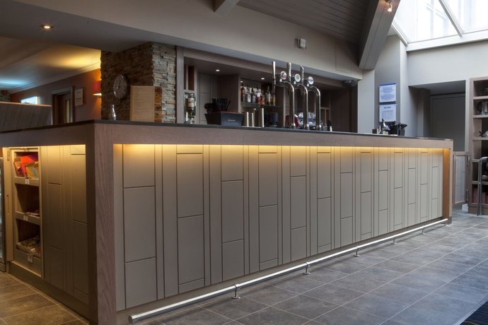 Imagen del bar/restaurante del Hotel Holiday Inn Express Edinburgh Airport. Foto 2