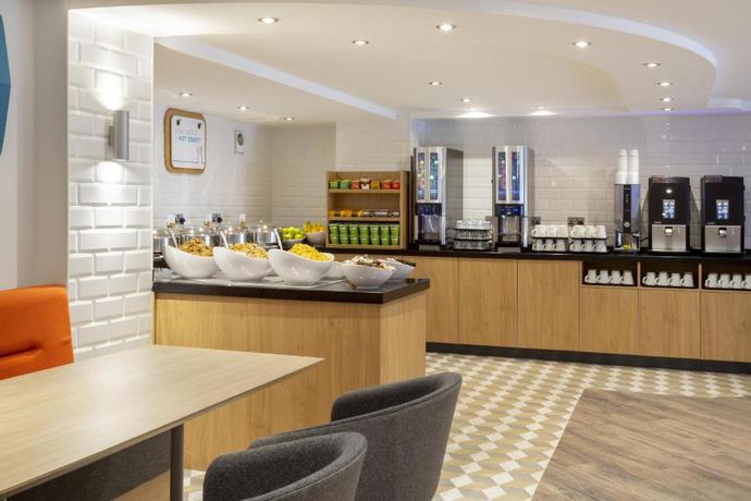 Imagen del bar/restaurante del Hotel Holiday Inn Express - Edinburgh City Centre, An Ihg. Foto 3