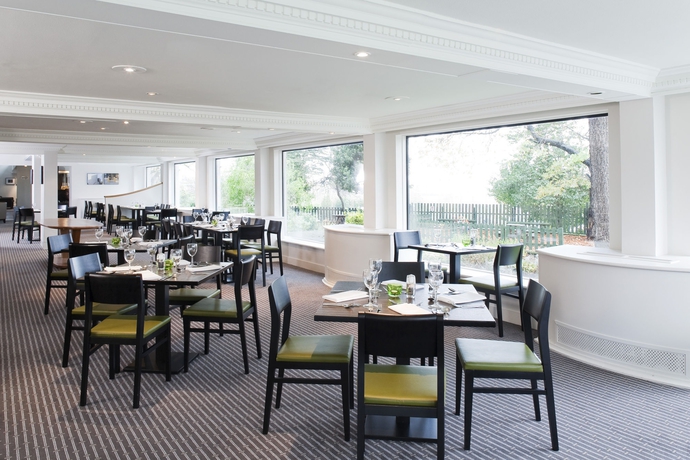 Imagen del bar/restaurante del Hotel Holiday Inn Express Edinburgh City West, An Ihg. Foto 5