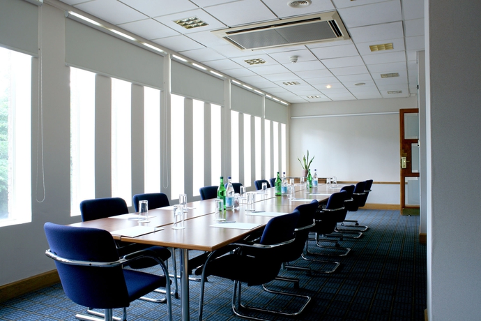 Imagen de los interiores del Hotel Holiday Inn Express Edinburgh City West, An Ihg. Foto 15