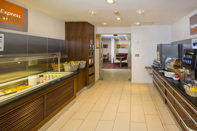 Imagen del bar/restaurante del Hotel Holiday Inn Express Edinburgh Royal Mile, An Ihg. Foto 9