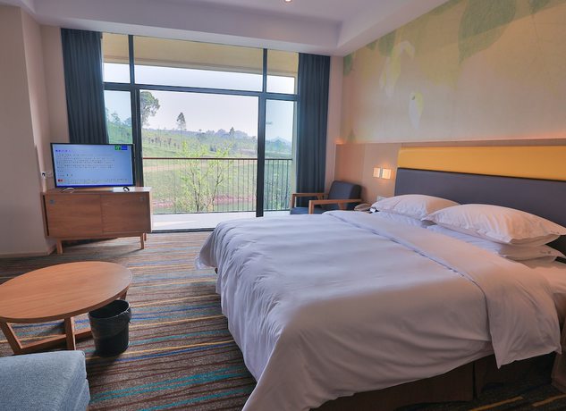 Imagen de la habitación del Hotel Holiday Inn Express Emei Mountain, An Ihg. Foto 10