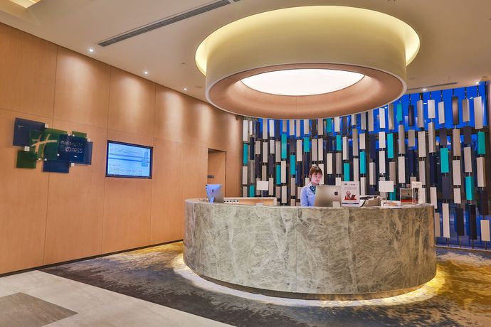 Imagen de los interiores del Hotel Holiday Inn Express Emei Mountain, An Ihg. Foto 18