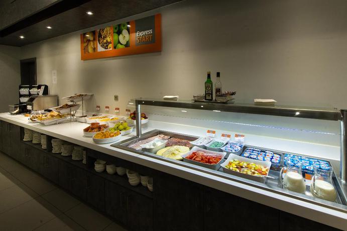 Imagen del bar/restaurante del Hotel Holiday Inn Express Estrasburgo - Centre. Foto 3