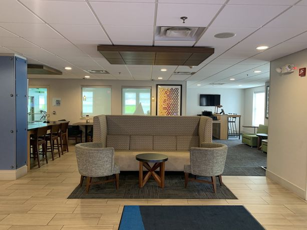 Imagen de los interiores del Hotel Holiday Inn Express Fairfield, An Ihg. Foto 16