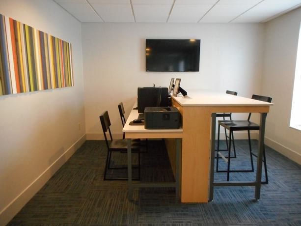Imagen de los interiores del Hotel Holiday Inn Express Fairfield, An Ihg. Foto 19