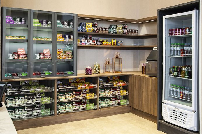 Imagen del bar/restaurante del Hotel Holiday Inn Express Farroupilha, An Ihg. Foto 6