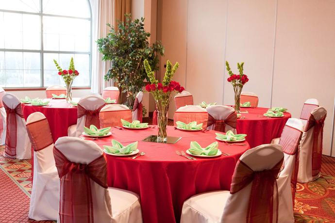 Imagen del bar/restaurante del Hotel Holiday Inn Express Federal Way Seattle South, An Ihg. Foto 3