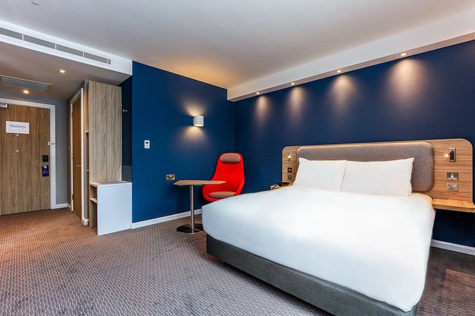 Imagen de la habitación del Hotel Holiday Inn Express - Fleet, an IHG. Foto 6