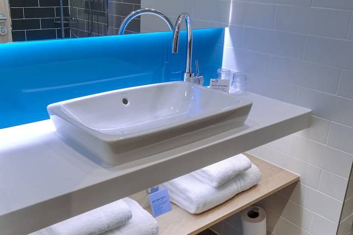 Imagen de la habitación del Hotel Holiday Inn Express - Fleet, an IHG. Foto 17
