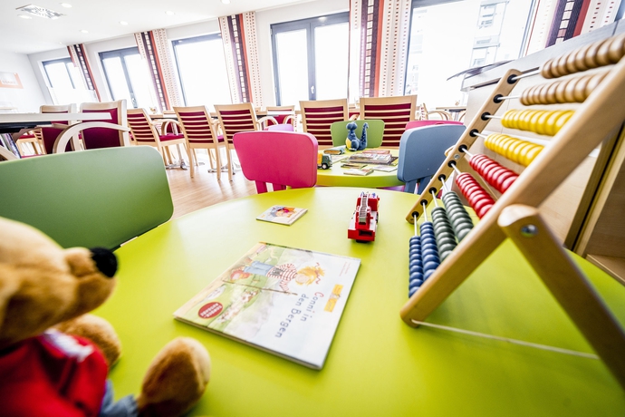 Imagen de los interiores del Hotel Holiday Inn Express Frankfurt Airport, An Ihg. Foto 16