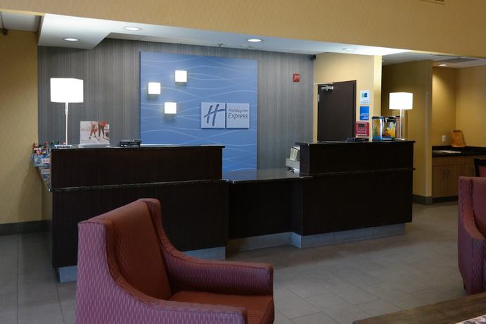 Imagen de los interiores del Hotel Holiday Inn Express Fredericksburg Southpoint. Foto 13