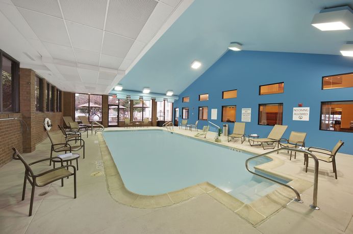 Imagen de la piscina del Hotel Holiday Inn Express Fredericksburg Southpoint. Foto 20