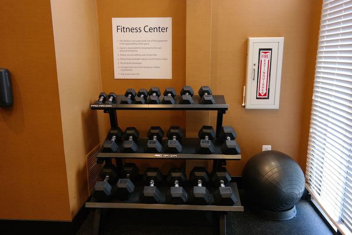 Imagen de los interiores del Hotel Holiday Inn Express Fredericksburg Southpoint. Foto 16