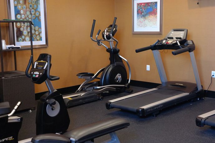 Imagen de los interiores del Hotel Holiday Inn Express Fredericksburg Southpoint. Foto 17