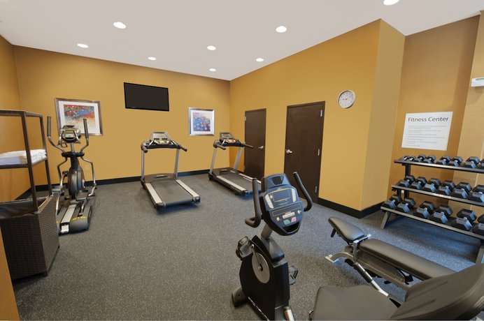 Imagen de los interiores del Hotel Holiday Inn Express Fredericksburg Southpoint. Foto 18