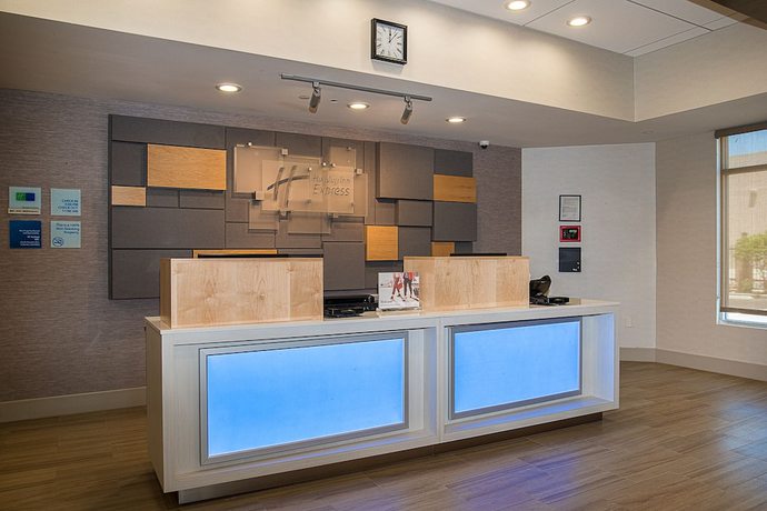 Imagen de los interiores del Hotel Holiday Inn Express Fullerton - Anaheim, An Ihg. Foto 17