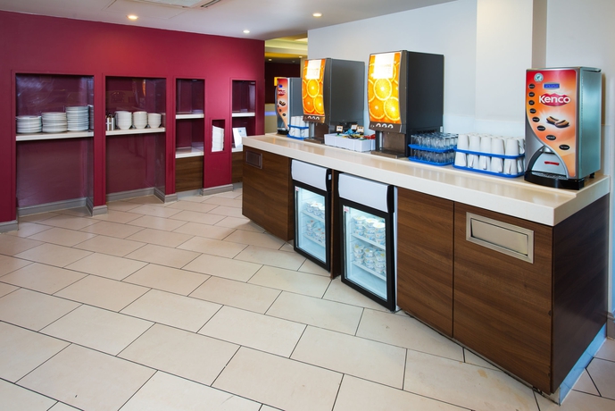 Imagen del bar/restaurante del Hotel Holiday Inn Express Glasgow Airport, An Ihg. Foto 5