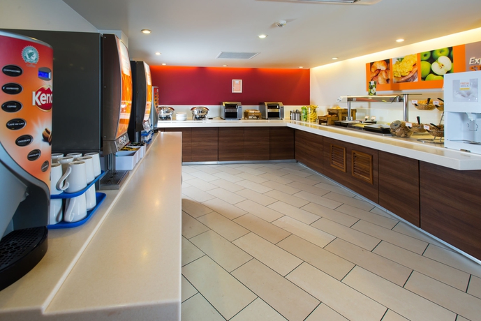 Imagen del bar/restaurante del Hotel Holiday Inn Express Glasgow Airport, An Ihg. Foto 8