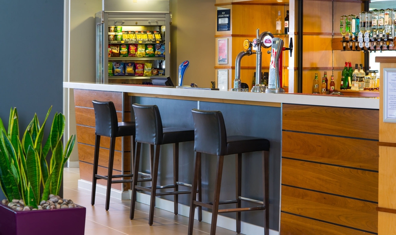 Imagen del bar/restaurante del Hotel Holiday Inn Express Glasgow City Centre Riverside. Foto 2