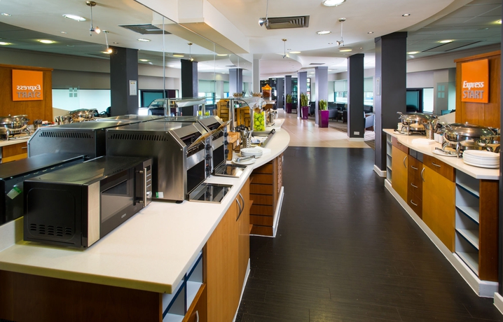 Imagen del bar/restaurante del Hotel Holiday Inn Express Glasgow City Centre Riverside. Foto 5