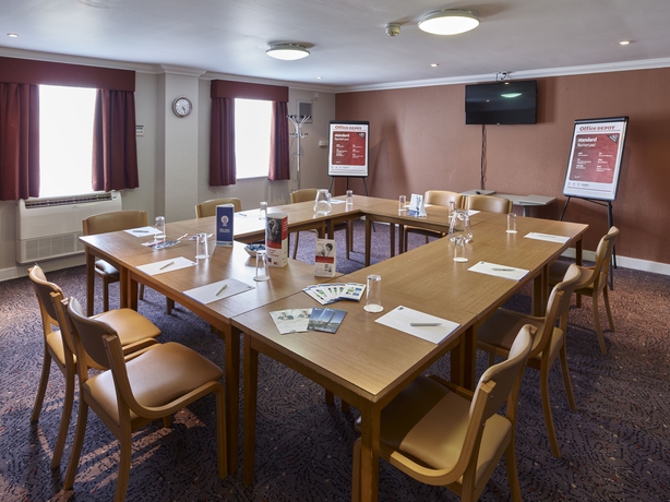 Imagen de los interiores del Hotel Holiday Inn Express Glenrothes. Foto 12