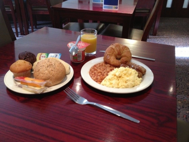 Imagen del bar/restaurante del Hotel Holiday Inn Express Glenrothes. Foto 5