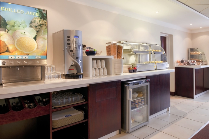 Imagen del bar/restaurante del Hotel Holiday Inn Express Glenrothes. Foto 6