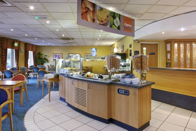 Imagen del bar/restaurante del Hotel Holiday Inn Express Gloucester - South, An Ihg. Foto 5