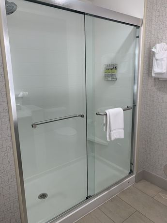 Imagen de la habitación del Hotel Holiday Inn Express Grand Rapids Airport North, an IHG. Foto 12