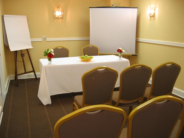 Imagen de la habitación del Hotel Holiday Inn Express Grover Beach-Pismo Beach Area. Foto 14