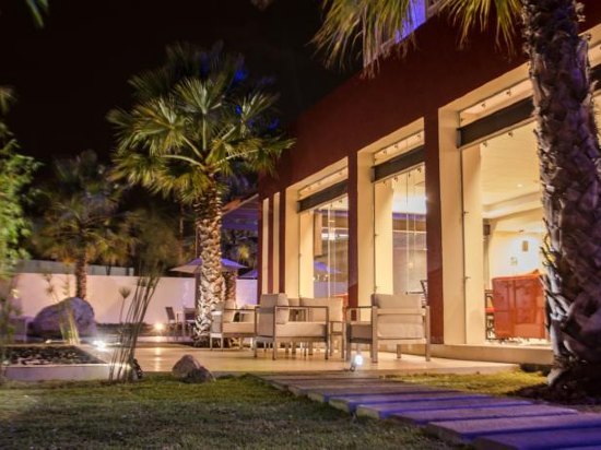 Imagen de los exteriores del Hotel Holiday Inn Express Guadalajara Aeropuerto, An Ihg. Foto 13