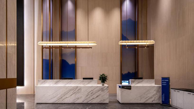 Imagen de los interiores del Hotel Holiday Inn Express Guangzhou Baiyun Airport T2 by IHG. Foto 8