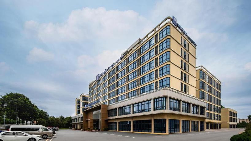 Imagen general del Hotel Holiday Inn Express Guangzhou Baiyun Airport T2 by IHG. Foto 1