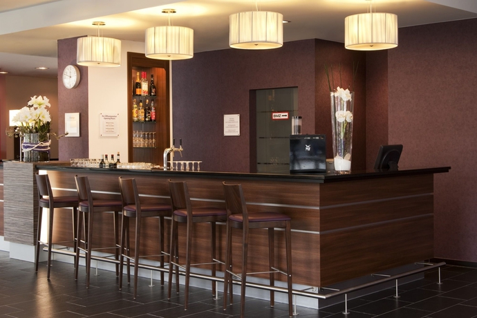 Imagen del bar/restaurante del Hotel Holiday Inn Express Guetersloh, An Ihg. Foto 10