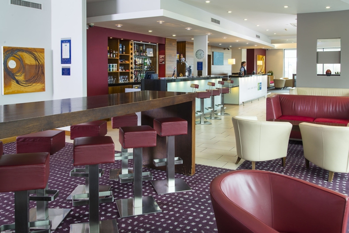 Imagen de los interiores del Hotel Holiday Inn Express Hamilton. Foto 16