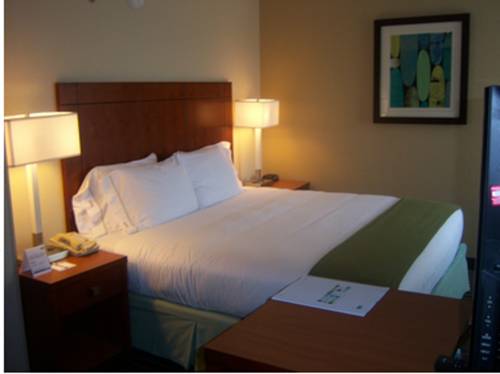 Imagen de la habitación del Hotel Holiday Inn Express Hampton - Coliseum Central, An Ihg. Foto 3