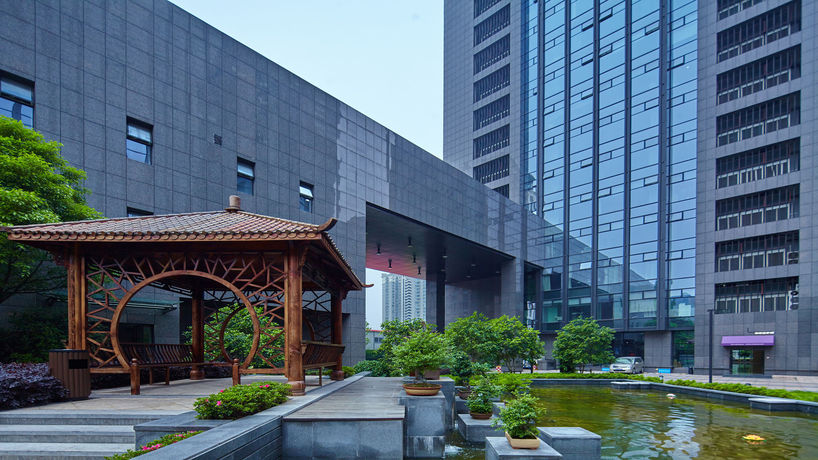 Imagen de los exteriores del Hotel Holiday Inn Express Hangzhou Huanglong, An Ihg. Foto 13