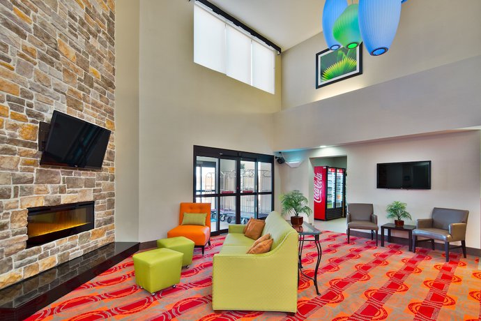 Imagen de los interiores del Hotel Holiday Inn Express Harrisburg Ne, An Ihg. Foto 16