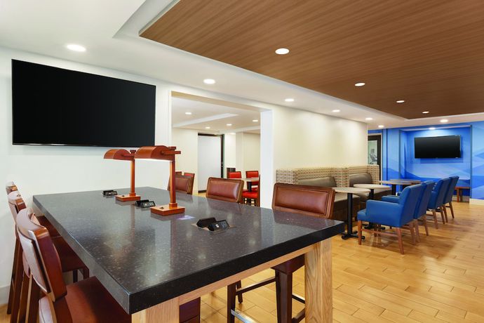 Imagen de los interiores del Hotel Holiday Inn Express Hartford South - Rocky Hill. Foto 17