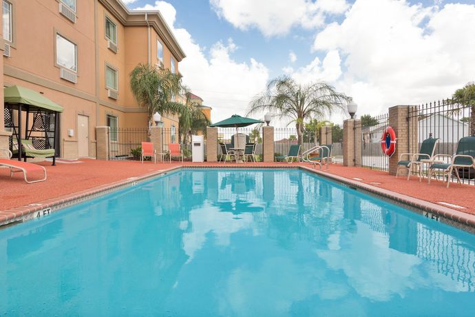 Imagen de la piscina del Hotel Holiday Inn Express Harvey-marrero, An Ihg. Foto 19