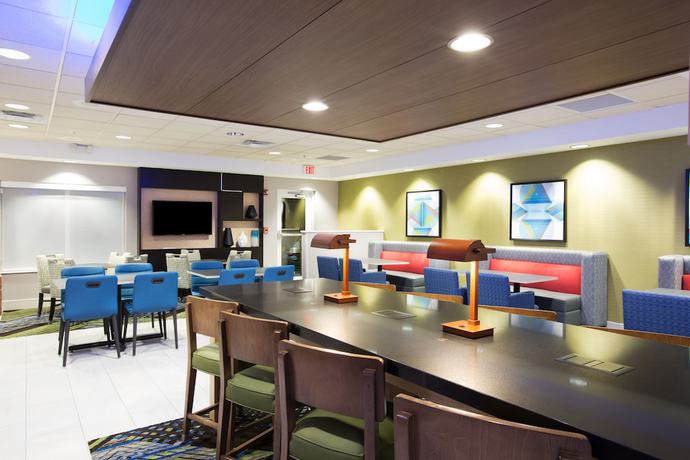Imagen de los interiores del Hotel Holiday Inn Express Hastings, Hastings. Foto 12