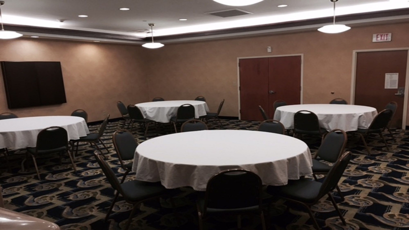 Imagen de los interiores del Hotel Holiday Inn Express Hauppauge-Long Island. Foto 12