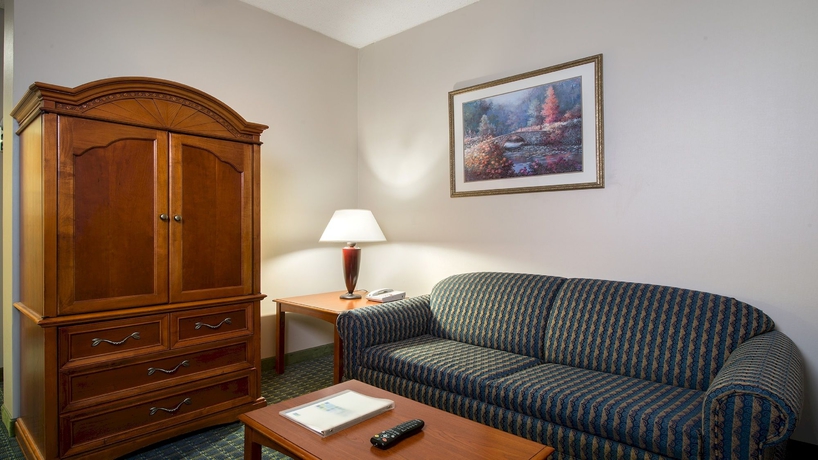 Imagen de la habitación del Hotel Holiday Inn Express Hauppauge-Long Island. Foto 9