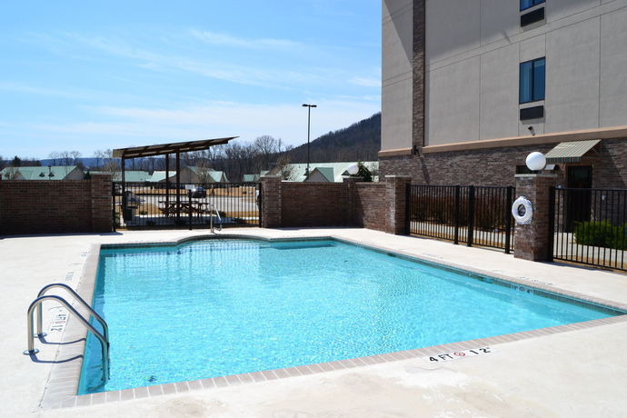 Imagen de la piscina del Hotel Holiday Inn Express Heber Springs. Foto 16