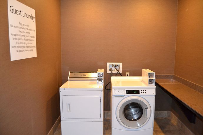 Imagen de los interiores del Hotel Holiday Inn Express Heber Springs. Foto 10