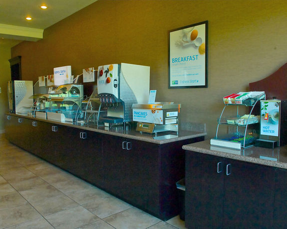 Imagen del bar/restaurante del Hotel Holiday Inn Express Heber Springs. Foto 4