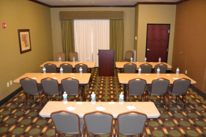Imagen de los interiores del Hotel Holiday Inn Express Heber Springs. Foto 15